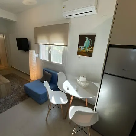 Adams Suites PalaiónTsiflíkion Exterior foto